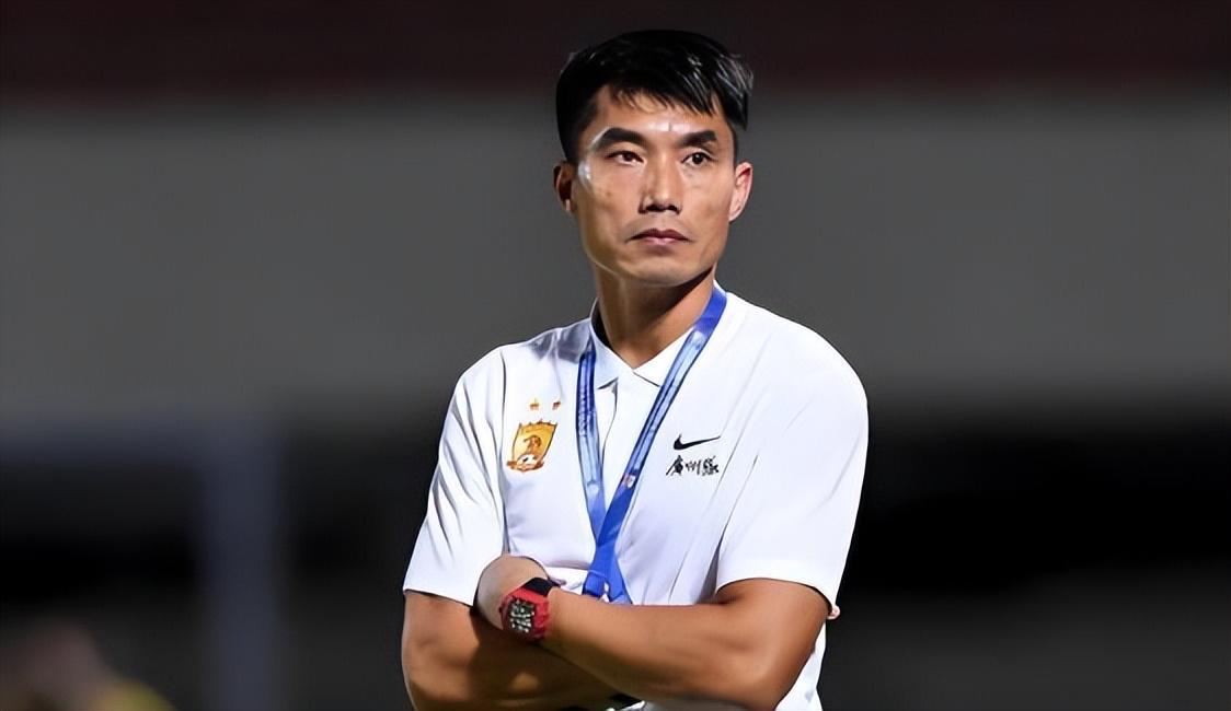 爱游戏体育-喜讯！郑智如果想为青岛西海岸引进归化，这两位热门人选值得考虑